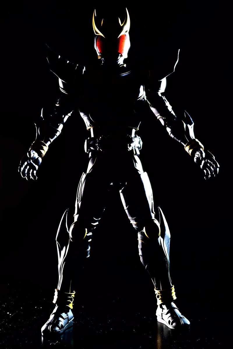 バンダイ S H Figuart 仮面ライダークウガ アルティメットフォーム 真骨彫製法 レビュー さとうきび畑で味噌汁を啜らないブログ