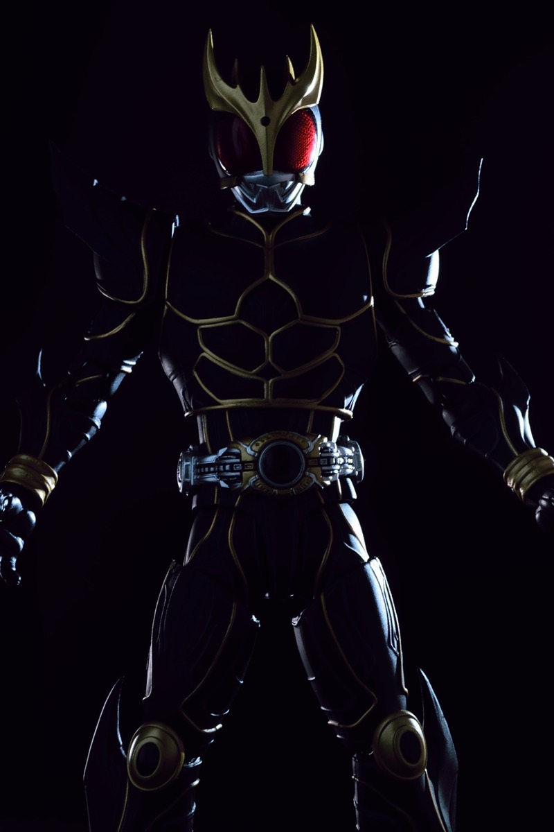 バンダイ S H Figuart 仮面ライダークウガ アルティメットフォーム 真骨彫製法 レビュー さとうきび畑で味噌汁を啜らないブログ