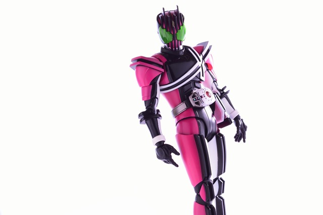 仮面ライダーディケイド　真骨彫