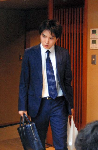 【将棋】藤井四段、盛り返せるか　スイス生まれ佐々木五段に苦戦