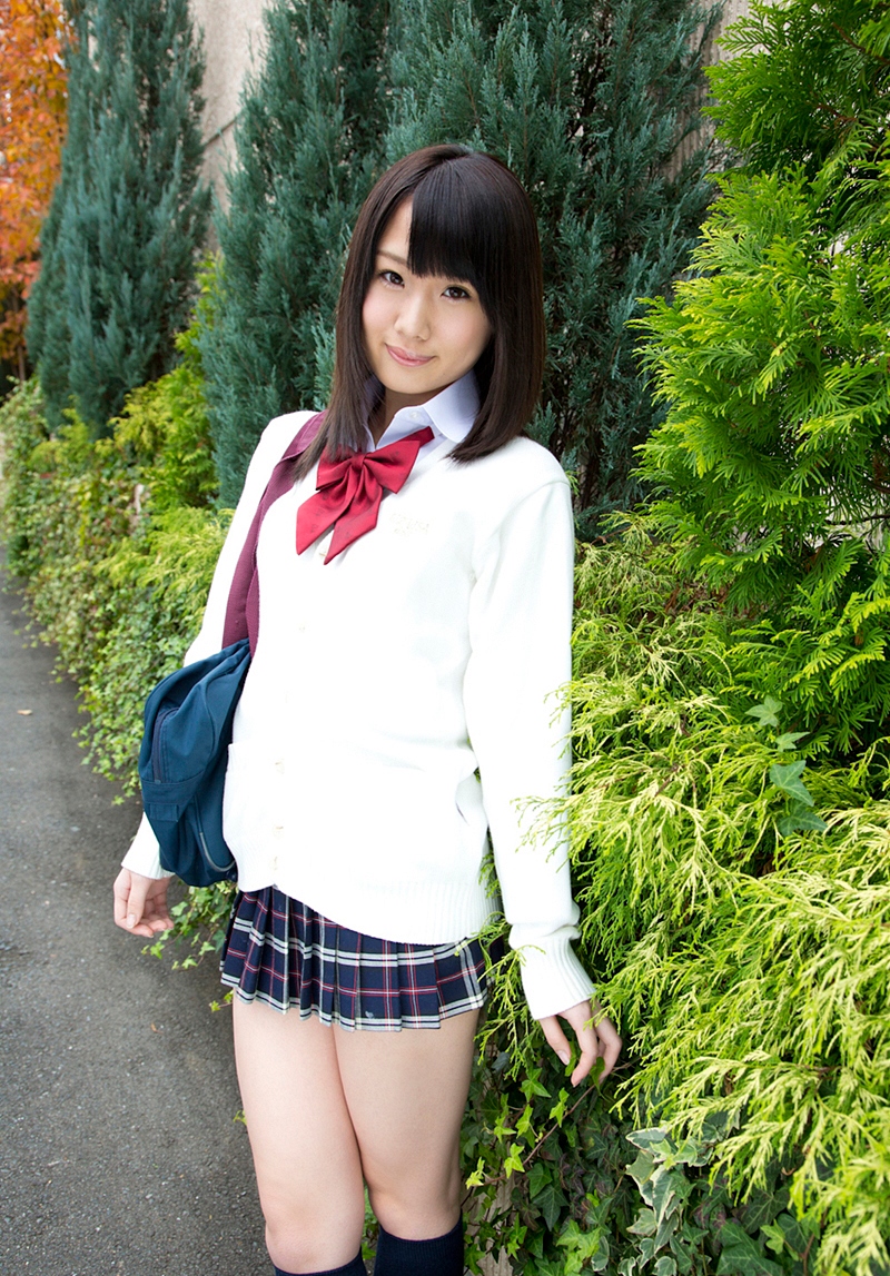 AV 制服パンチラ 百武あみ（JK制服パンチラ・ヌード）AVエロ壁紙・画像（1） : 三次の美少女AV