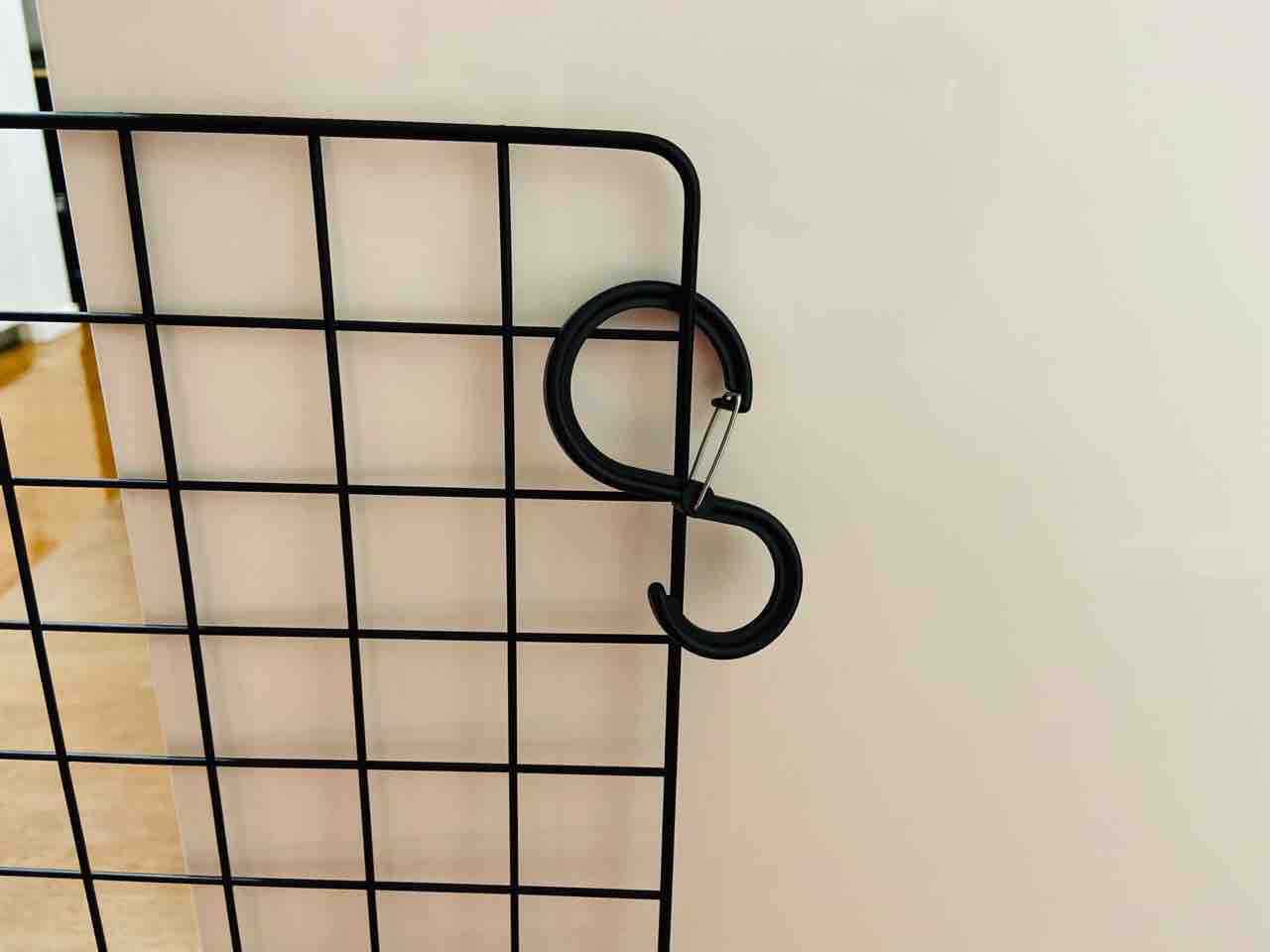 Diy 壁がなくても大丈夫 100均アイテムだけで作るベビーゲート 掃除が楽な家づくり Diy 壁がなくても大丈夫 100均アイテムだけで作るベビーゲート 掃除が楽な家づくり