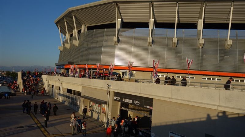 長野uスタジアム 南長野運動公園総合球技場 黄色くしとけば Teach Your Children Well