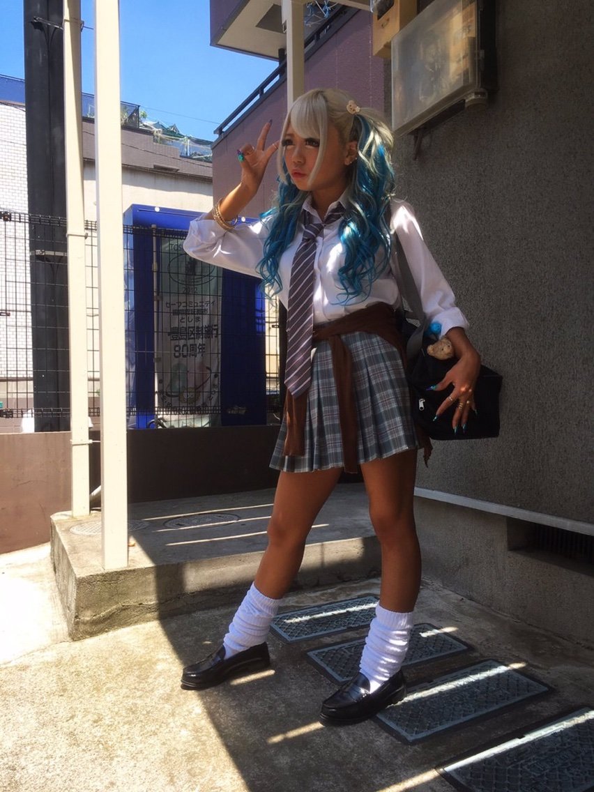 ルーズソックスJK ザ・ストリート・ピーチ