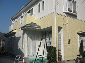 O邸DIY外壁塗装中 全景