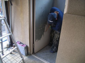 鉄扉の2種ケレン/庭側