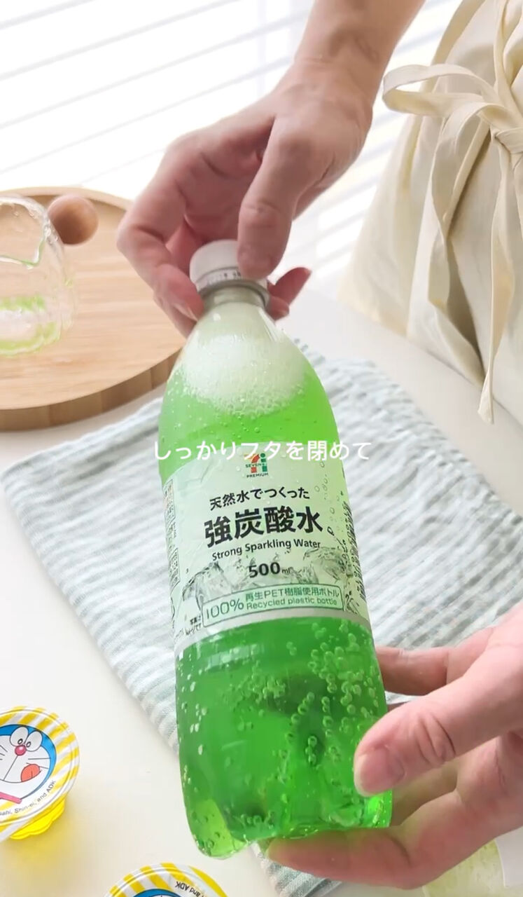 夏先取り〜🍧かき氷シロップで作る簡単メロンソーダ♡ : OYATSU