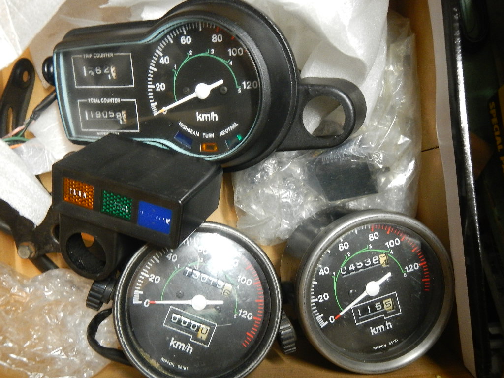 デジタルスピードメーター＆アナログタコメーター 4インチ - Harley