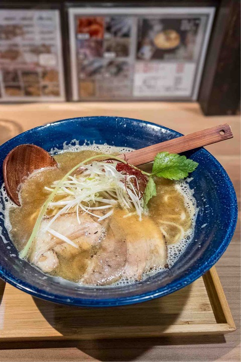 ゆず胡椒に！今だけ青柚子１５kg（愛媛県産）。うどん、そば、刺身、酒、焼酎に◎ 今だけ青柚子15kg。ゆず胡椒、うどん、そば、刺身、酒、焼酎に