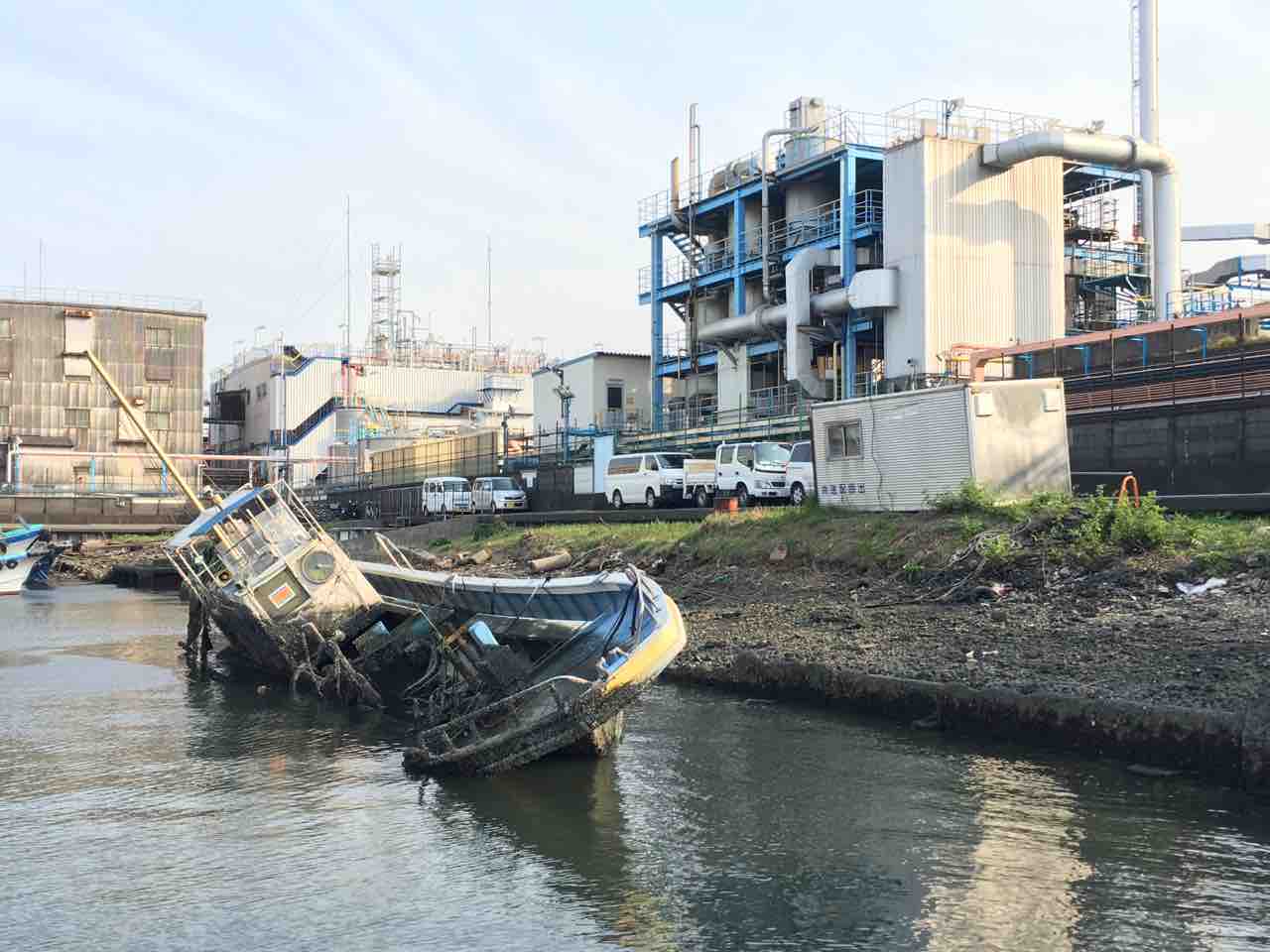 川崎市川崎区の廃船撮影 : 撮り記・食い記