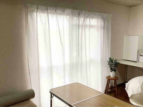 ニトリの高機能カーテン 無印の綿洗いざらしカーテン 洗濯日和