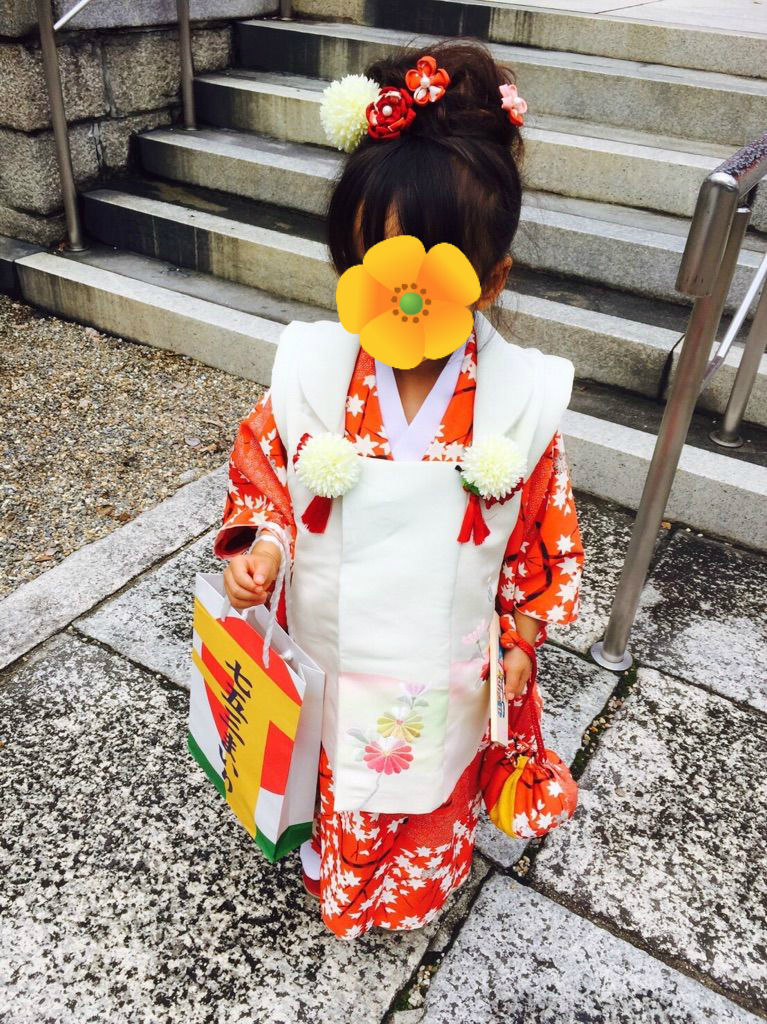 ３歳　被布着物セット　　つまみ細工の被布かざり 3歳被布着物セットつまみ細工の被布かざり