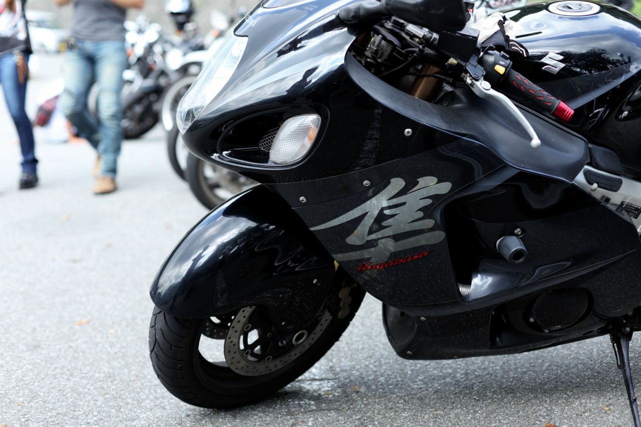 フロントブレーキキャリパー オーバーホール GSX1300R HAYABUSA : 撲殺
