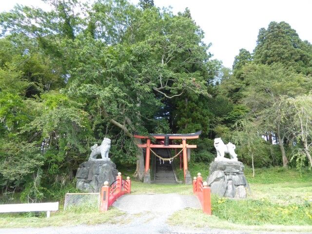 舘野熊野神社 六戸町 くぐる鳥居は鬼ばかり