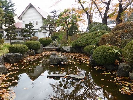 花巻城跡 岩手県花巻市 くぐる鳥居は鬼ばかり