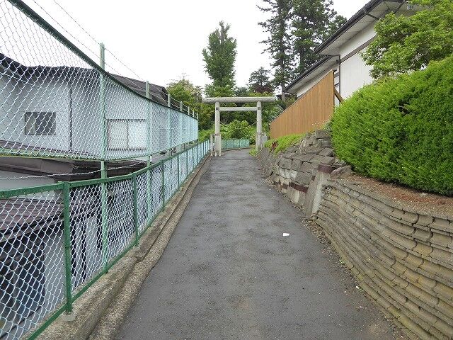 塩入住吉神社 八戸市 くぐる鳥居は鬼ばかり 塩入住吉神社 八戸市 くぐる鳥居は鬼ばかり