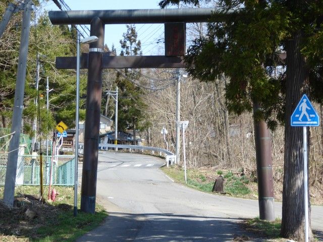 幸稲荷神社 鹿角市 くぐる鳥居は鬼ばかり
