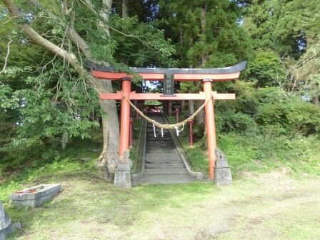 舘野熊野神社 六戸町 くぐる鳥居は鬼ばかり