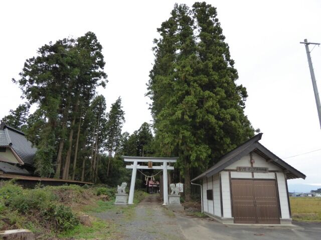 志波姫神社 栗原市 くぐる鳥居は鬼ばかり 志波姫神社 栗原市 くぐる鳥居は鬼ばかり