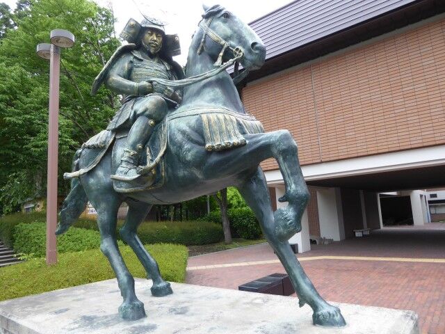 根城の広場 (根城跡 / 八戸市) : くぐる鳥居は鬼ばかり 根城の広場 (根城跡 / 八戸市) : くぐる鳥居は鬼ばかり