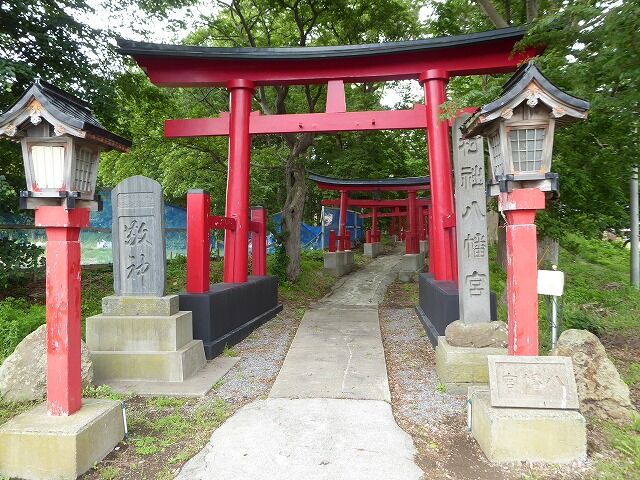 嘉瀬八幡宮 (金木町) : くぐる鳥居は鬼ばかり 嘉瀬八幡宮 (金木町) : くぐる鳥居は鬼ばかり