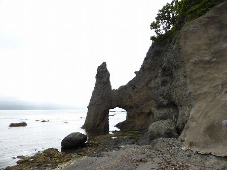 松蔭くぐり 東津軽郡今別町大泊 袰月海岸 鋳釜崎 くぐる鳥居は鬼ばかり 松蔭くぐり 東津軽郡今別町大泊 袰月海岸 鋳釜崎 くぐる鳥居は鬼ばかり