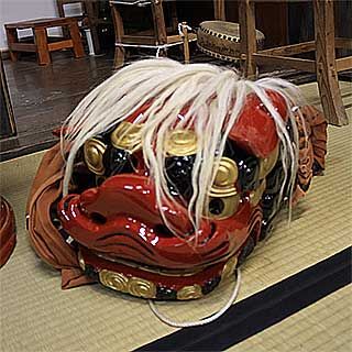 雌の獅子面-2