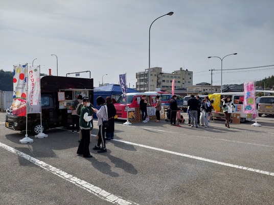 LINE_ALBUM_小木港フェス_230325キチン