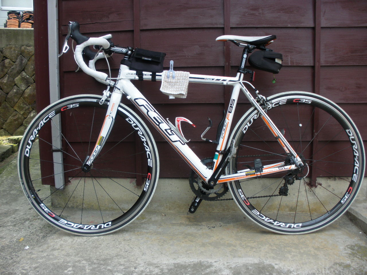 FELT F85 2013年のスペック比較 : 佐渡 サイクルの日記(ロード 当店おすすめ品 7900系デュラエース フレーム540 F85 FELT 自転車本体