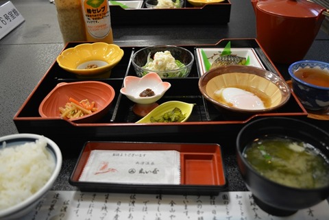 佐渡志い屋朝食
