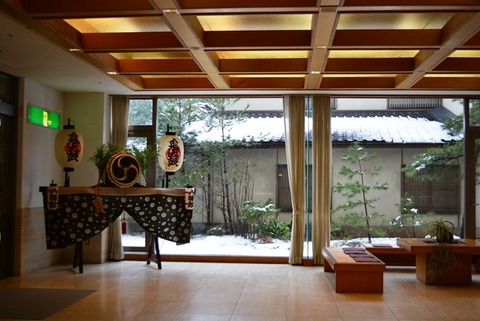 佐渡八幡館ロビー２