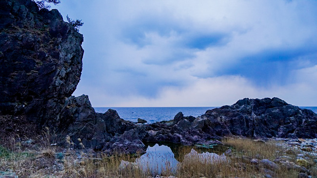 鎮目奉行と弁慶のはさみ岩