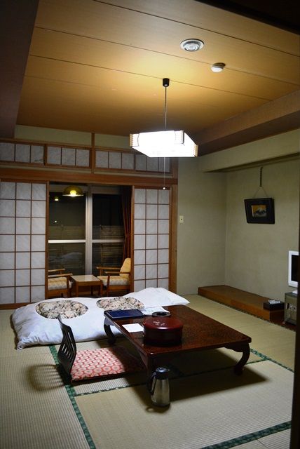 佐渡志い屋部屋