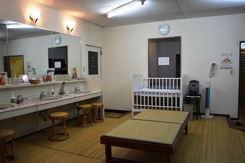 佐渡志い屋脱衣場