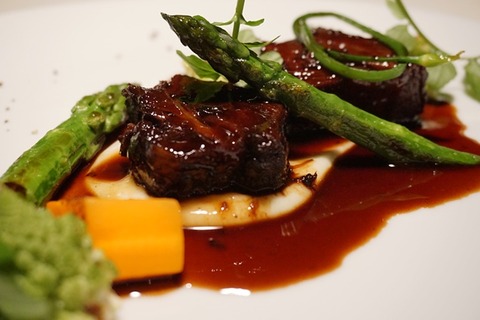 佐渡浦島ラプラージュ牛頬肉の赤ワイン煮