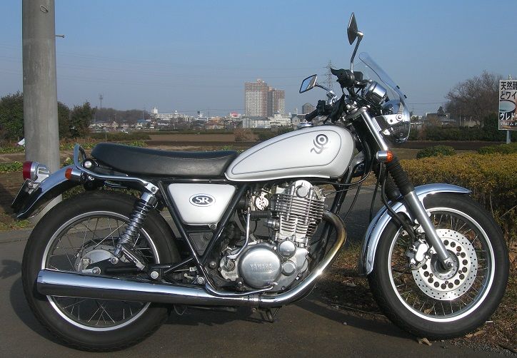 Sr400に社外シートを装着 Kick To Start