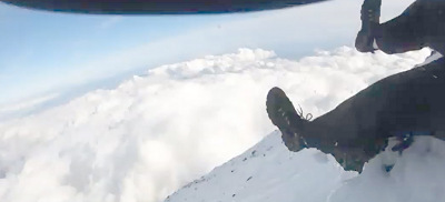 生放送 ニコニコ生放送をしながら凍り付く富士山にアイゼン ピッケル無しで登って滑落した生主 スマホ操作の為指も凍傷に 速報 保管庫 Alt