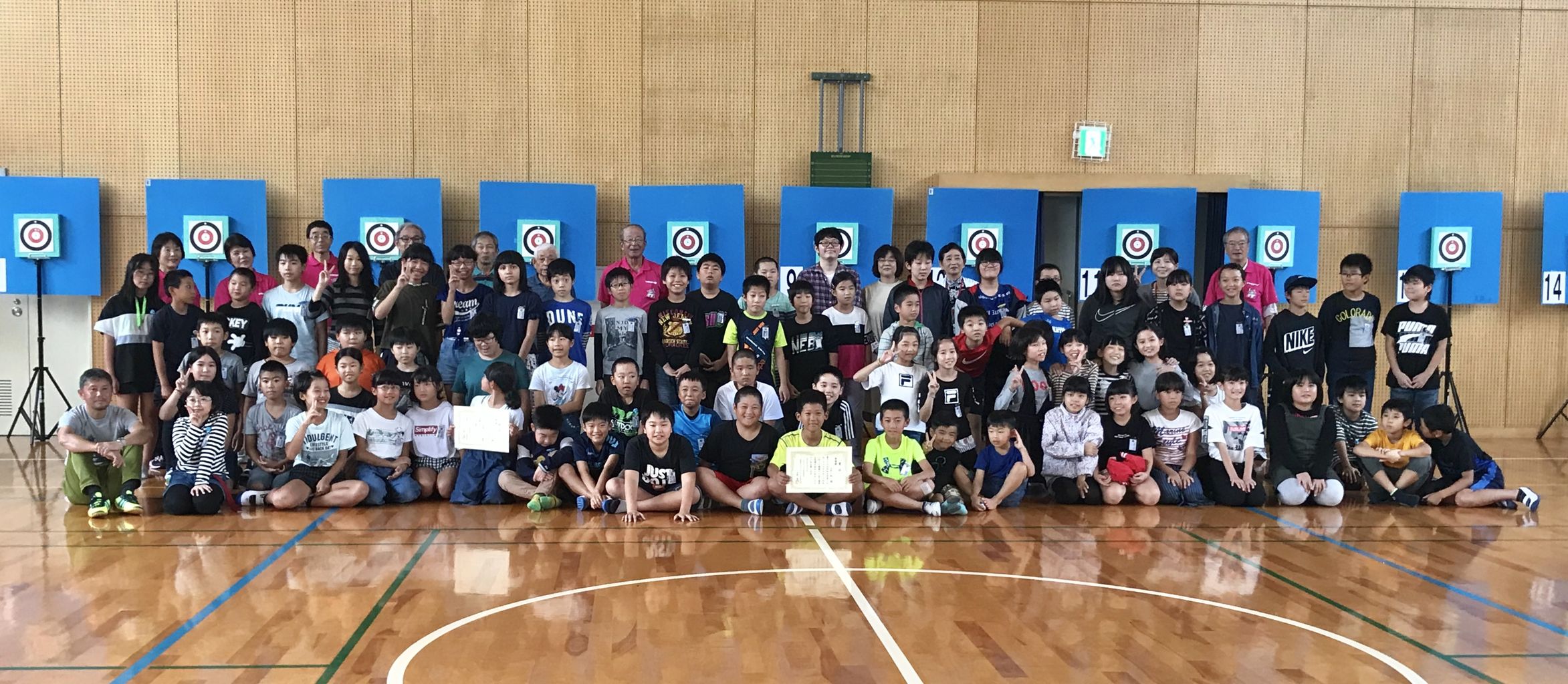 武雄小学校親子ふれあいフェスタ 佐賀県スポーツウエルネス吹矢協会