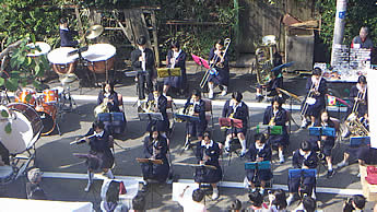 20061029中野八中吹奏楽部 女子生徒がはっきりわかる写真は社会情勢から載せられません