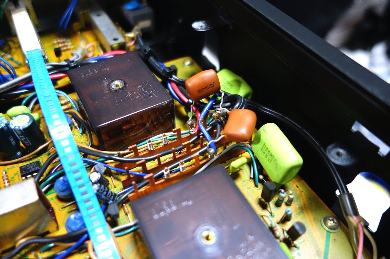 ONKYO integra P-306R 内部探索して交換部品をリストしました ONKYO integra P-306R 内部探索して交換部品をリストしました