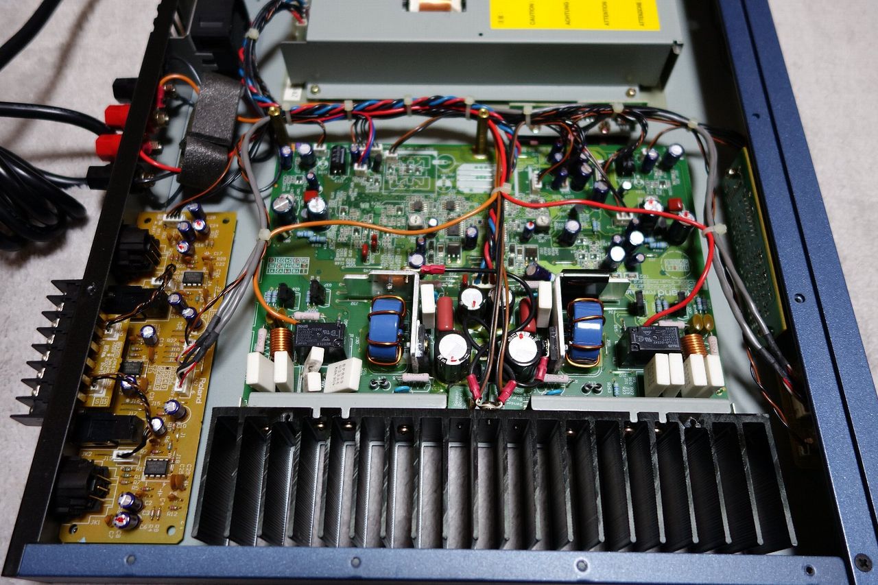 Roland RAD SRA-200E 3号機ジャンクの内部探索 : アンプジャン