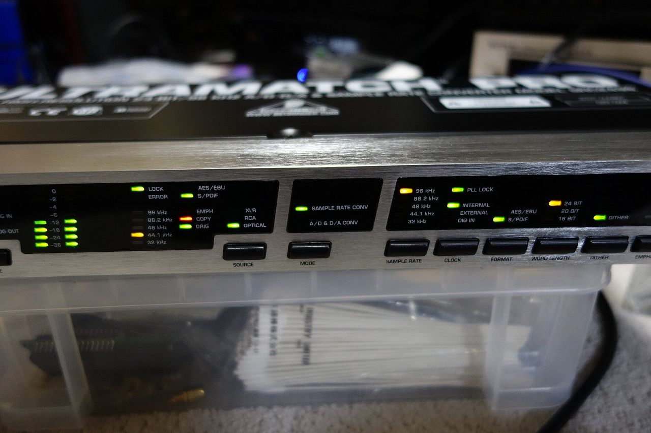 【ジャンク】ベリンガー コンバーター src2496 BEHRINGER / サンプリングレート コンバーター SRC2496 - YouTube