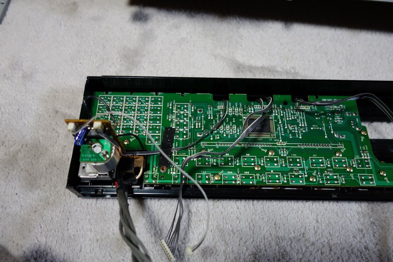 SONY CDP-338ESD フロントパネルのリフレッシュ : アンプジャン SONY CDP-338ESD フロントパネルのリフレッシュ : アンプジャン
