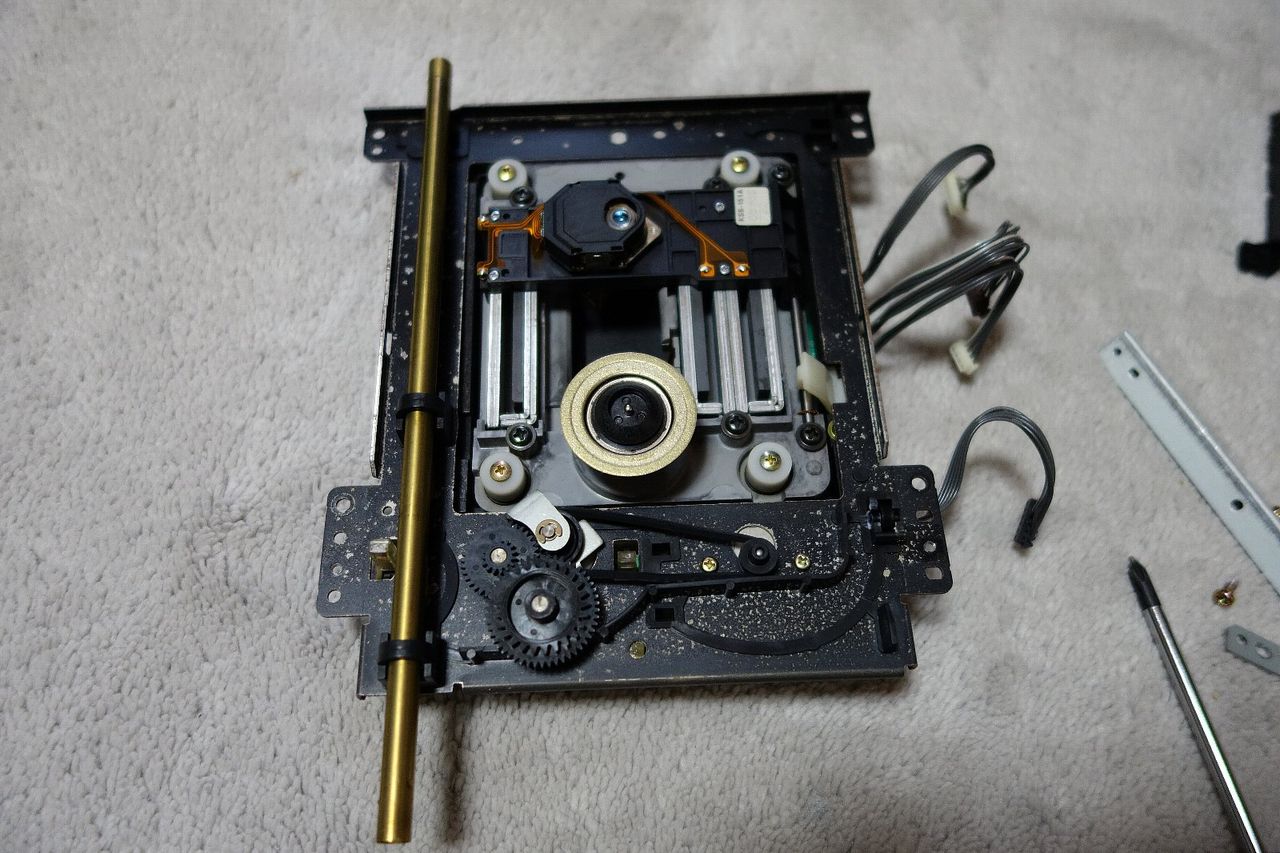 SONY CDP-338ESD ベルト交換しました : アンプジャンカーのblog SONY CDP-338ESD ベルト交換しました : アンプジャンカーのblog