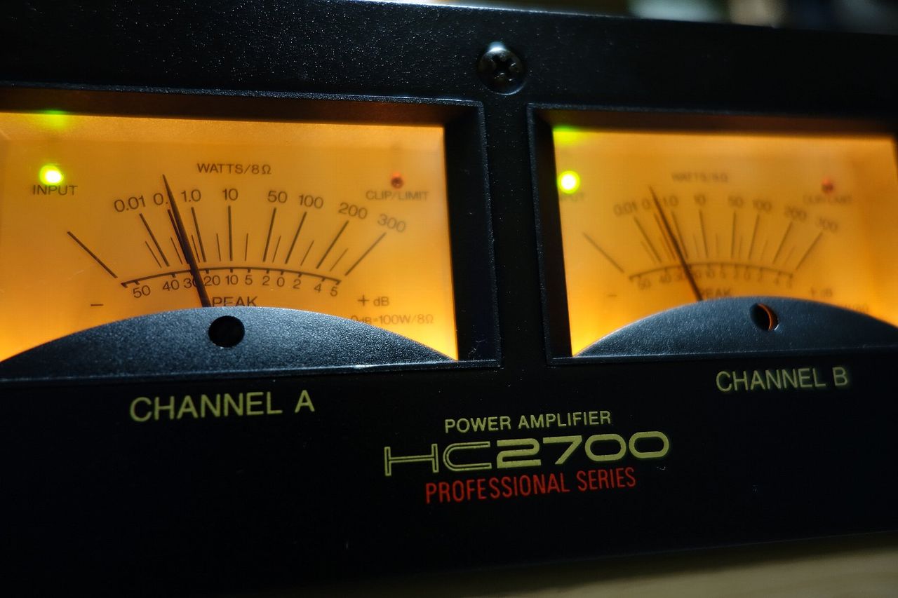 値下げ 完動品 美品 YAMAHA ヤマハ パワーアンプ HC2700 【公式 値下げ 完動品 美品 YAMAHA ヤマハ パワーアンプ HC2700 【公式