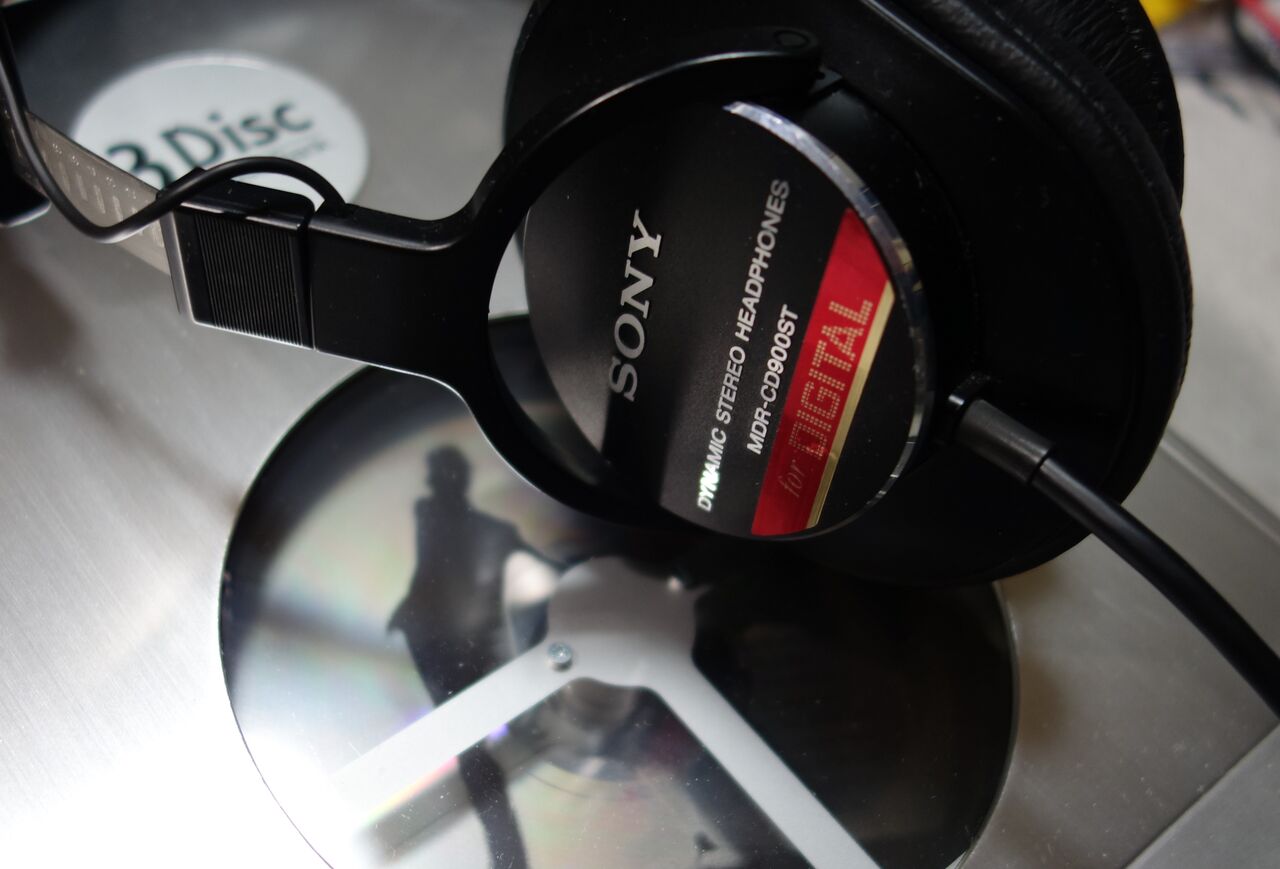 ナカミチCDプレイヤーヘッドホンMB-V300s/SP-K300【N150】 ナカミチCDプレイヤーヘッドホンMB-V300s/SP-K300【N150】