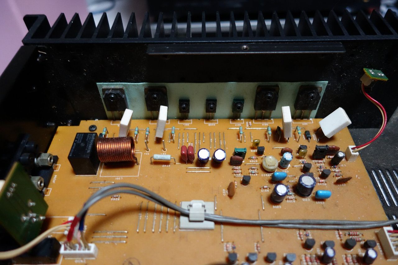 YAMAHA P2080 内部探索 : アンプジャンカーのblog