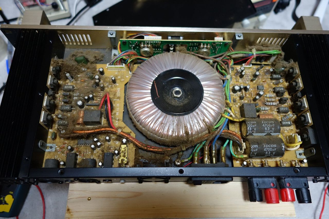 通電不可のジャンク品 ClassicPRO CP400 ということでしたが 通電不可のジャンク品 ClassicPRO CP400 ということでしたが