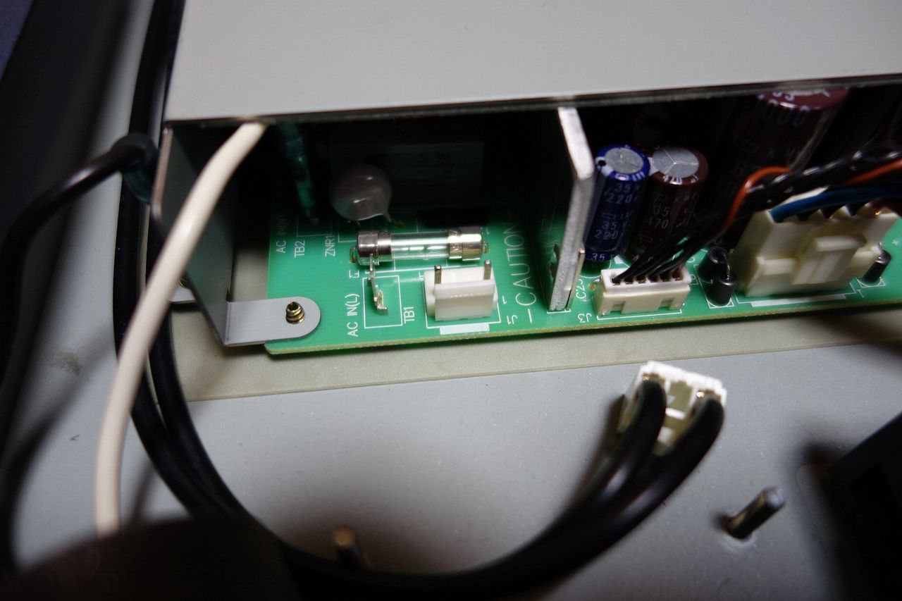 Roland RAD SRA-200E 3号機ジャンクの内部探索 : アンプジャンカーのblog