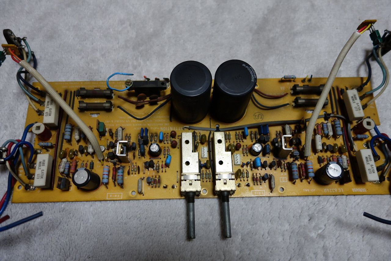 YAMAHA P2050 メインボードのリフレッシュと部品交換 : アンプ